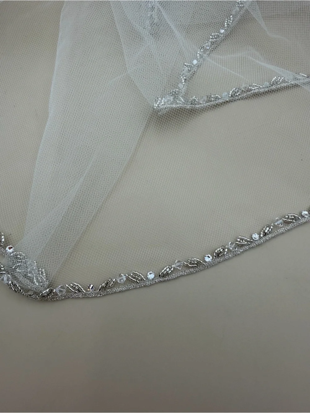 Bridal Veil Crystal Rhinestone Beaded Edge with Comb White Ivory